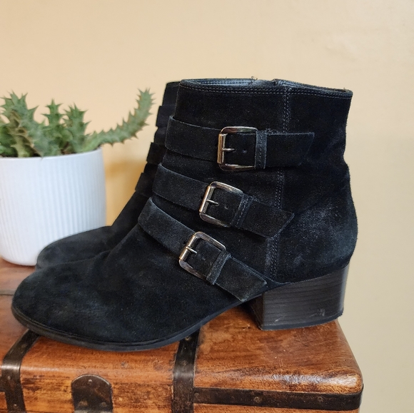 CLARKS Elvina Haze Distressed Buckle Ankle Boots - Picture 8 of 9